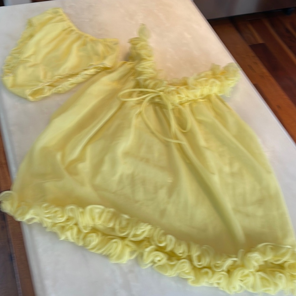 Vintage night gown size medium